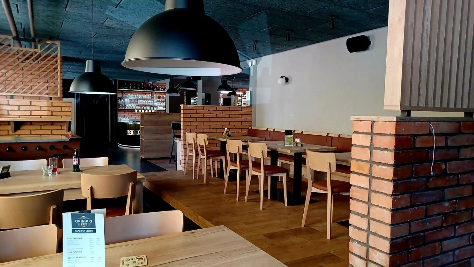 Interiér Orinoco PUB Levice